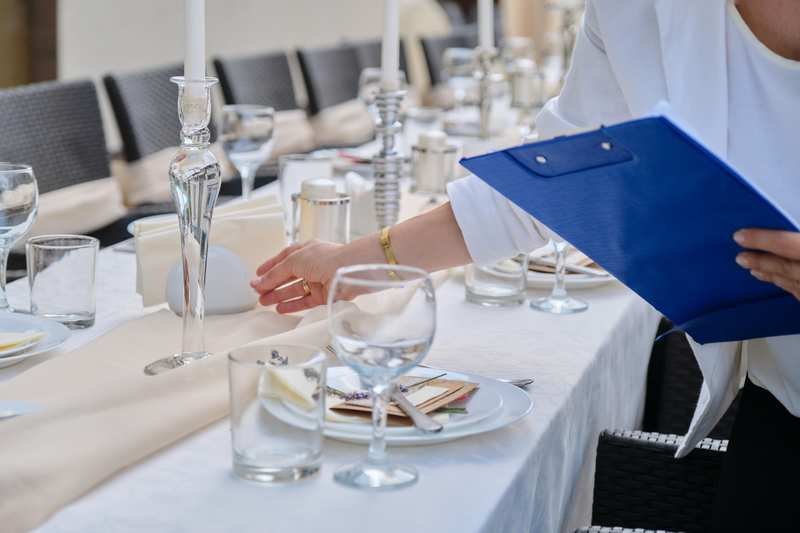 What to Consider When Hiring a Corporate Event Organizer