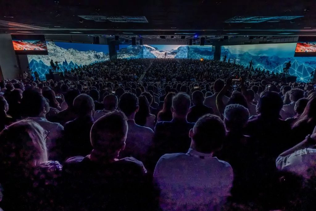 Cómo estructurar un ciclo de conferencias para públicos globales