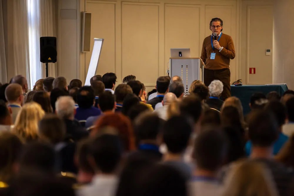 El valor de las charlas motivacionales en reuniones internas