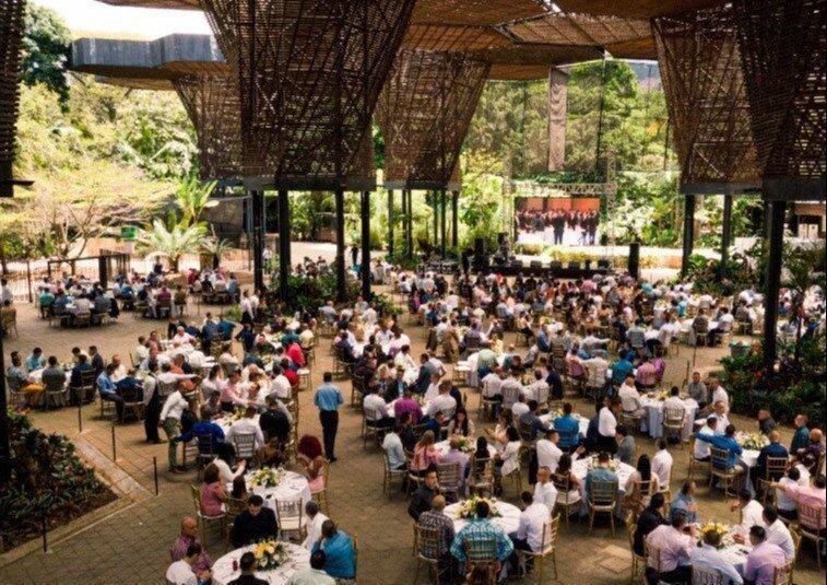 Cómo diseñar tours guiados en recintos feriales corporativos extensos
