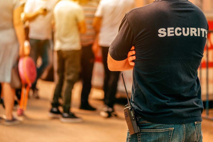 Steps for Efficient Crowd Control at Closed Corporate Events in Florida