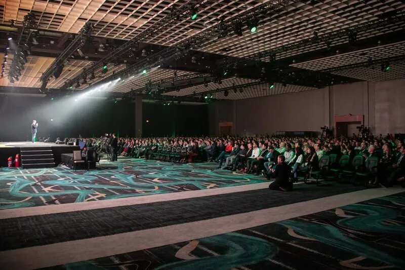 Tips for Planning Corporate Closing Events in California