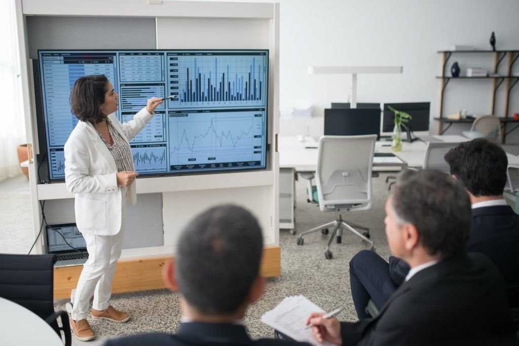 La relevancia de la inteligencia de negocios para programar ponencias