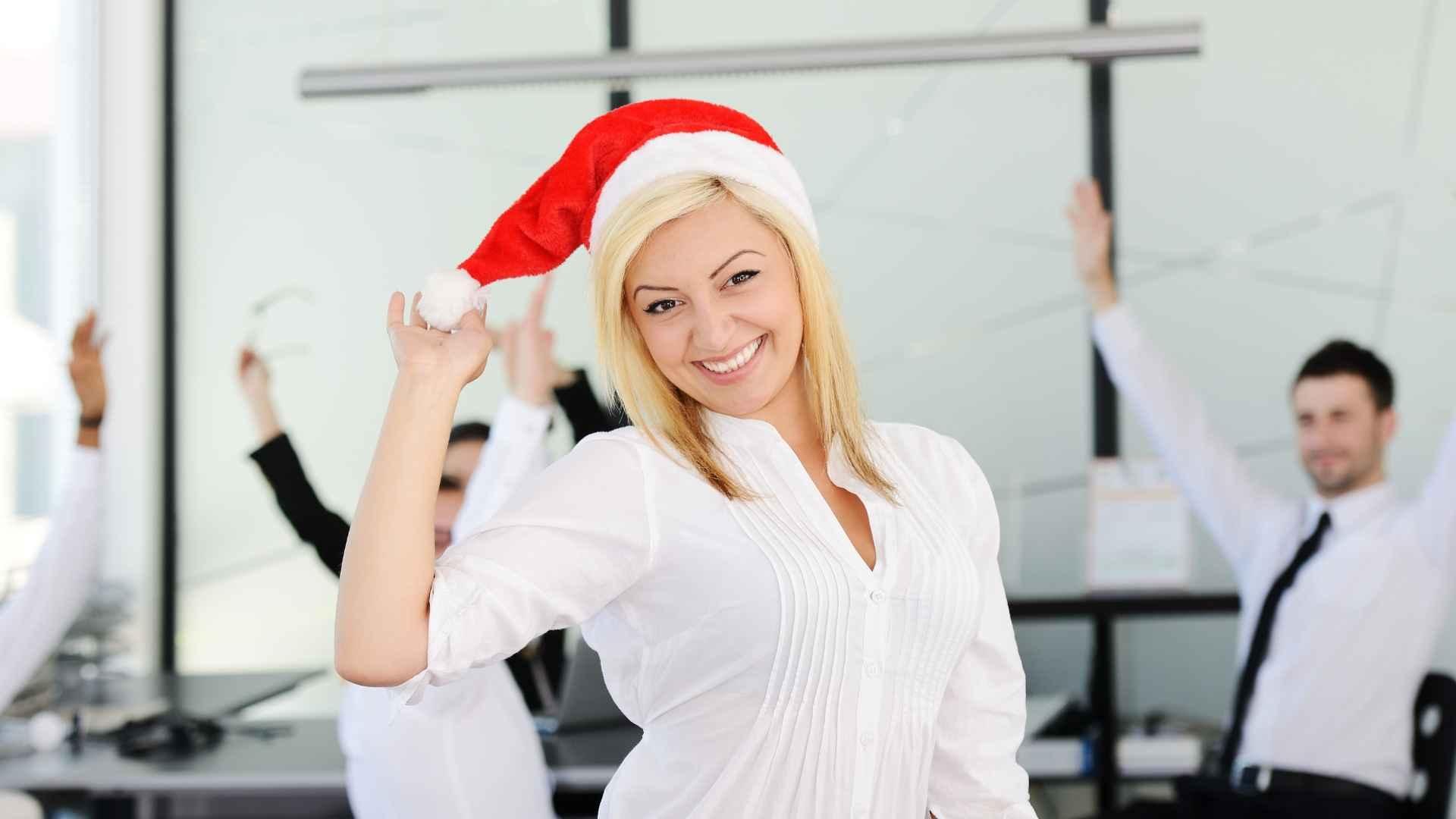 25 Christmas Team Building Activities