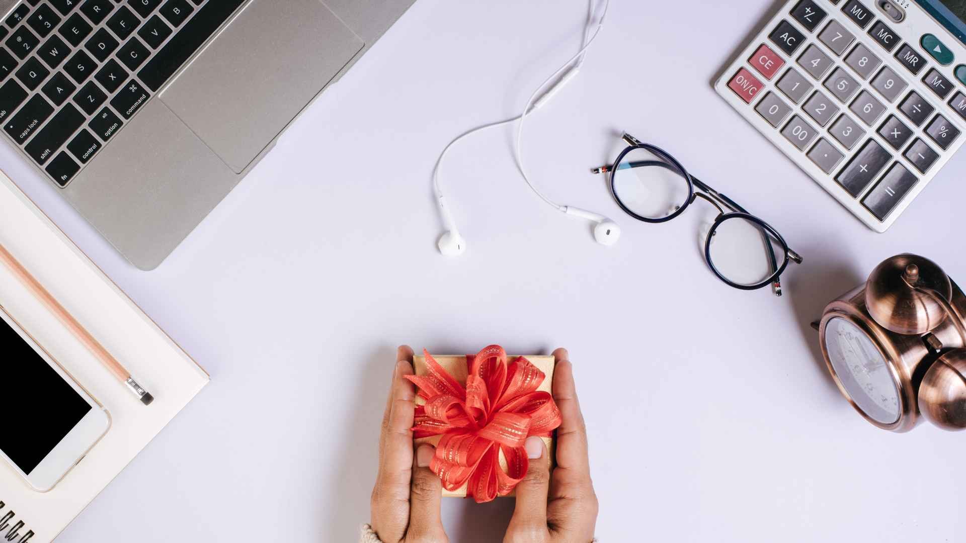 Company Gift Ideas That Make Employees Feel Valued