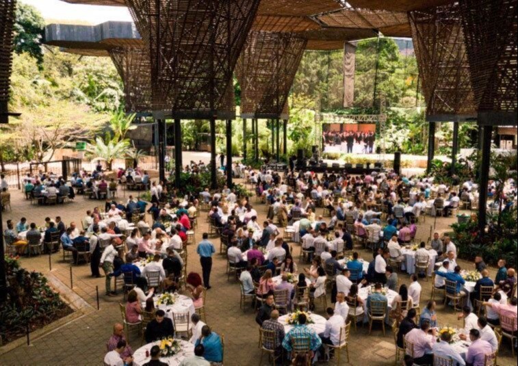 Cómo diseñar tours guiados en recintos feriales corporativos extensos