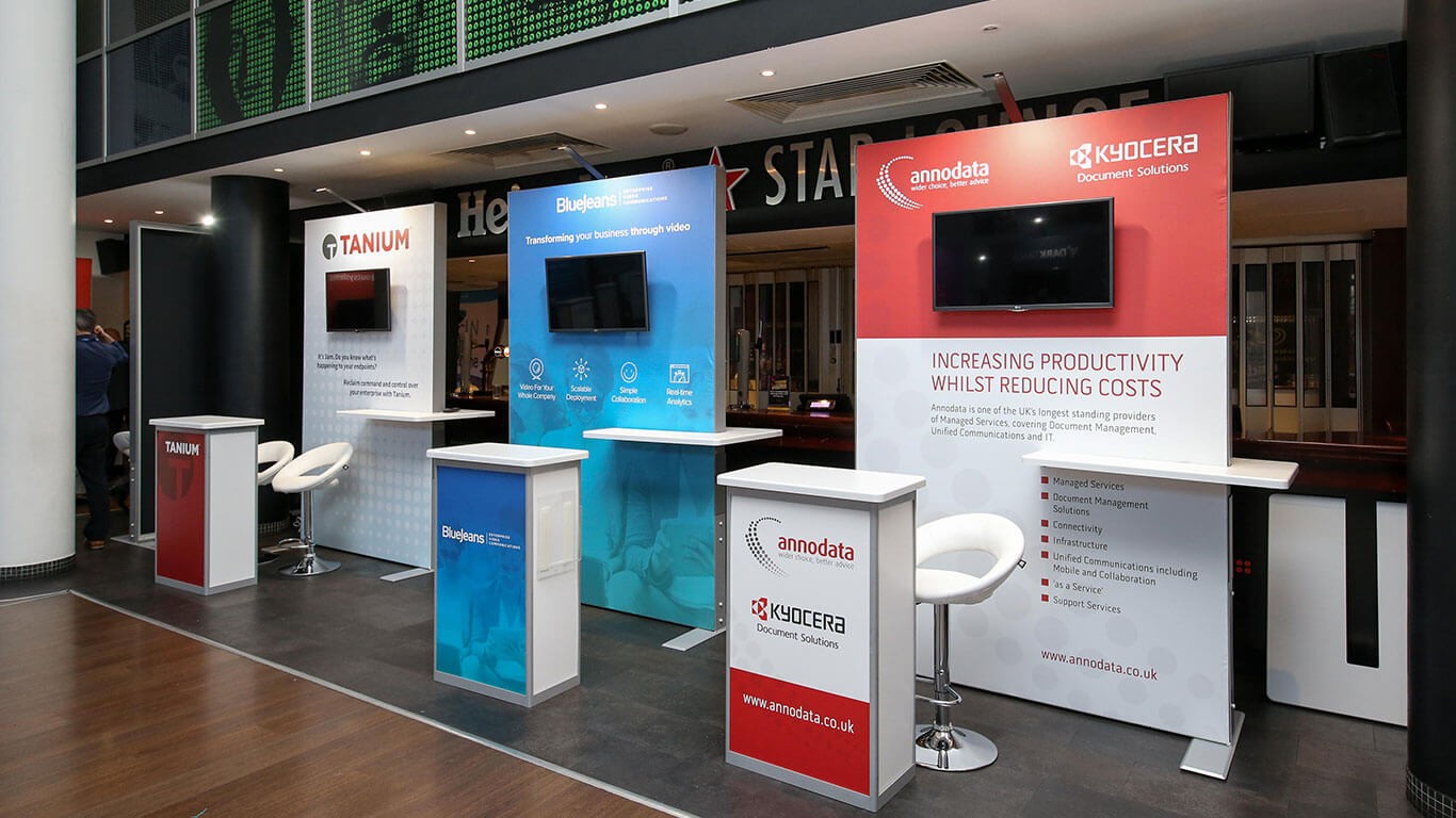 Benefits of Integrating Sponsor Stands with Interactive Spaces in Florida
