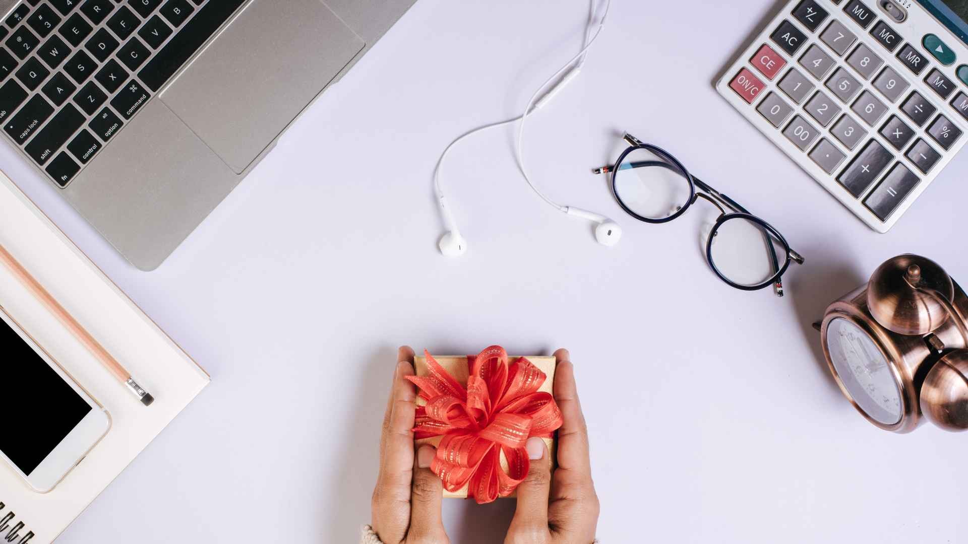 Company Gift Ideas That Make Employees Feel Valued