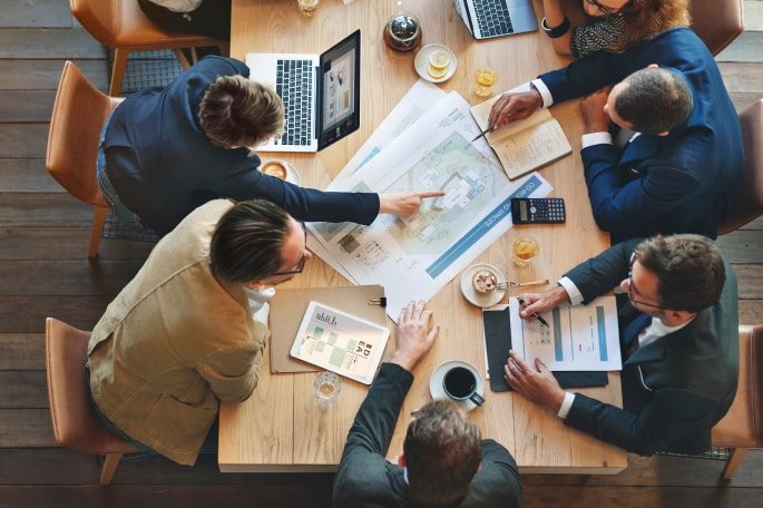 Cómo estructurar un comité organizador efectivo y motivado en un evento corporativo