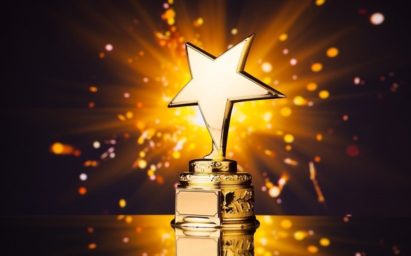 Ideas para premiar a los mejores expositores y ponentes en eventos corporativos