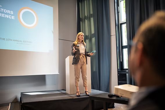 La importancia de un control estricto de tiempos en presentaciones para eventos corporativos