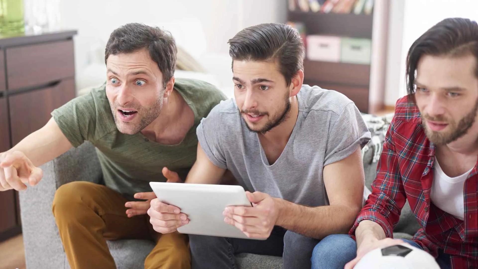 La Quiniela de Fútbol en Empresas: Cómo Convertir la Pasión por el Fútbol en Team Building Efectivo