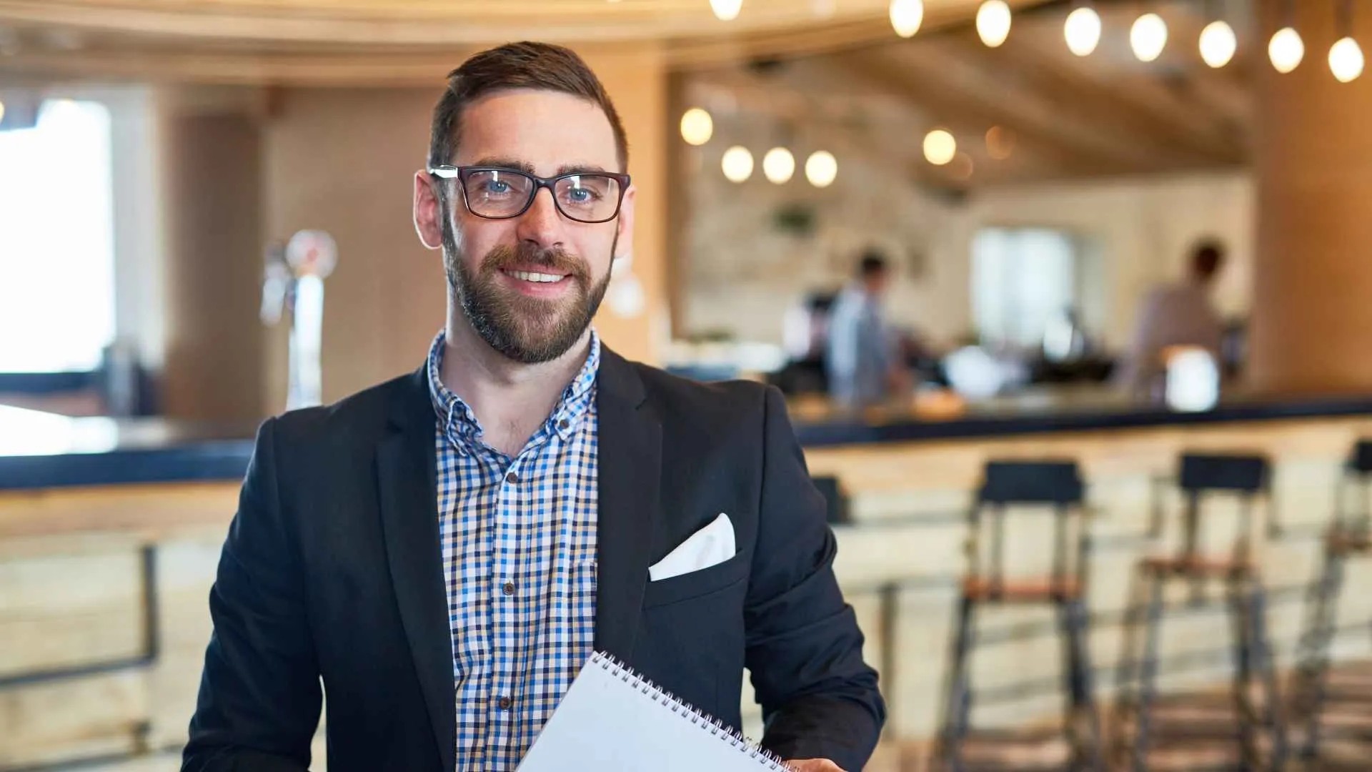 Coordinador de eventos: qué es, qué hace y cómo elegir el indicado para tu empresa